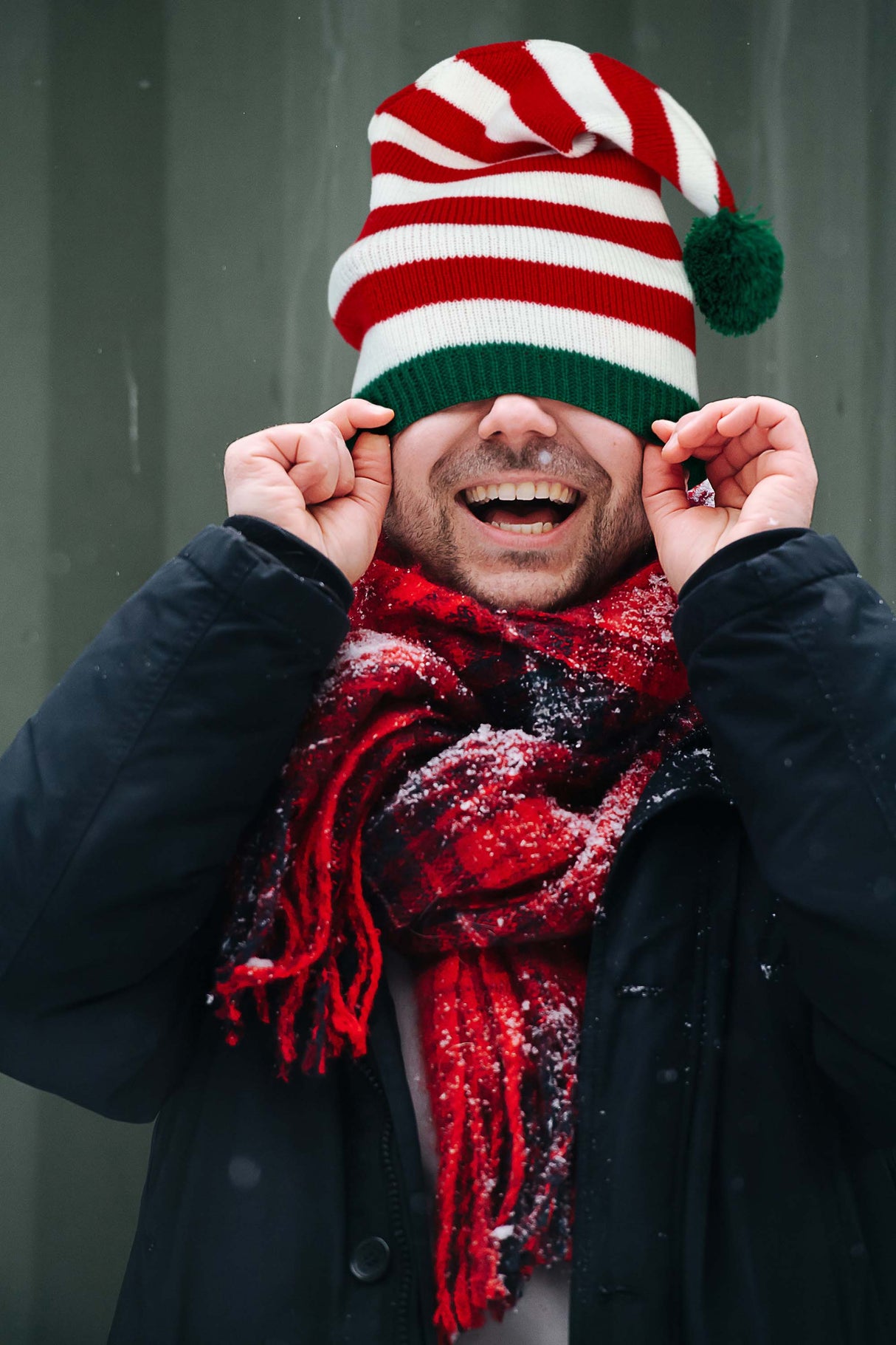 Rot gestreifte Weihnachtsmütze