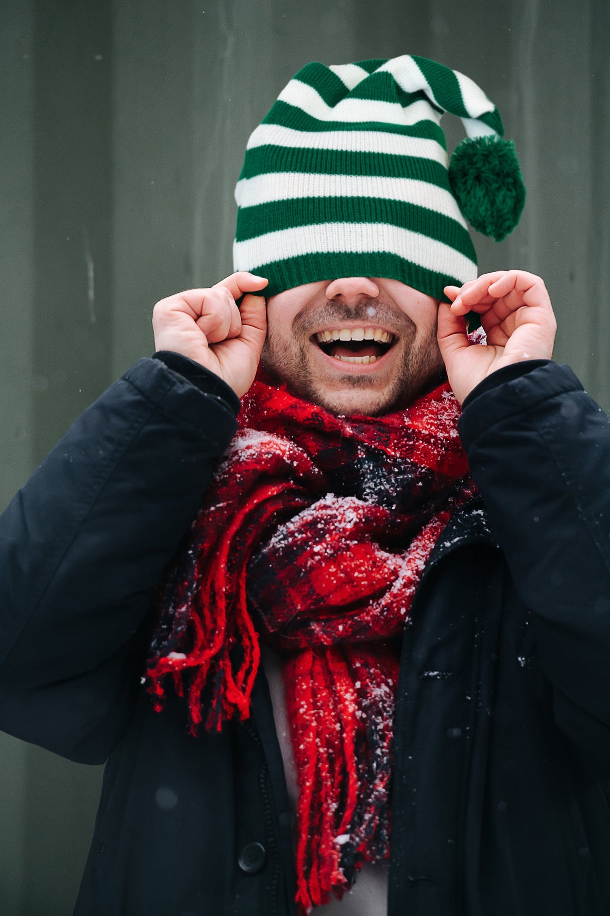 Gestreifte Winterweihnachtsmütze