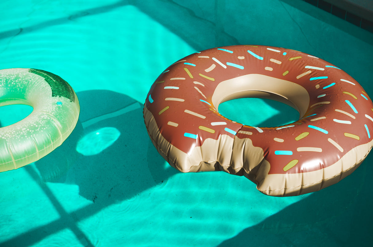 Braun Donut-Schwimmring