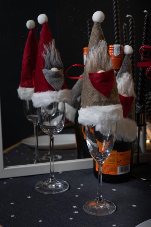 Besteck-Flaschenhülle mit Weihnachtsmützen 3-tlg.