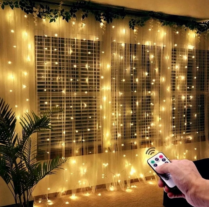 Warmweißer LED-Lichtervorhang 3x3m