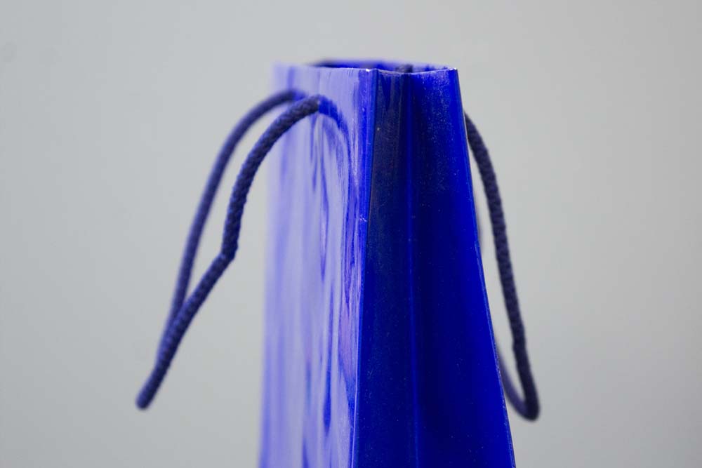 Laminierte Tasche mit Kordelgriff MARINEBLAU 300x100x400mm