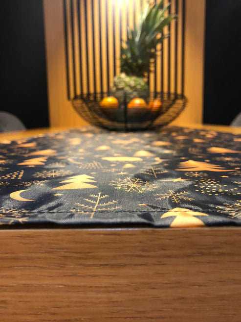 Weihnachtstischläufer aus Polyester GOLDENE WEIHNACHTSBÄUME 45x155cm