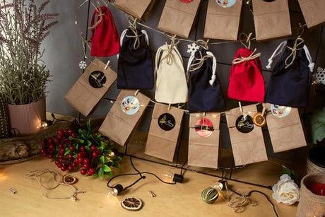 Adventskalender BAUMWOLLTASCHE + PAPIERTASCHE + WEIHNACHTSAUFKLEBER