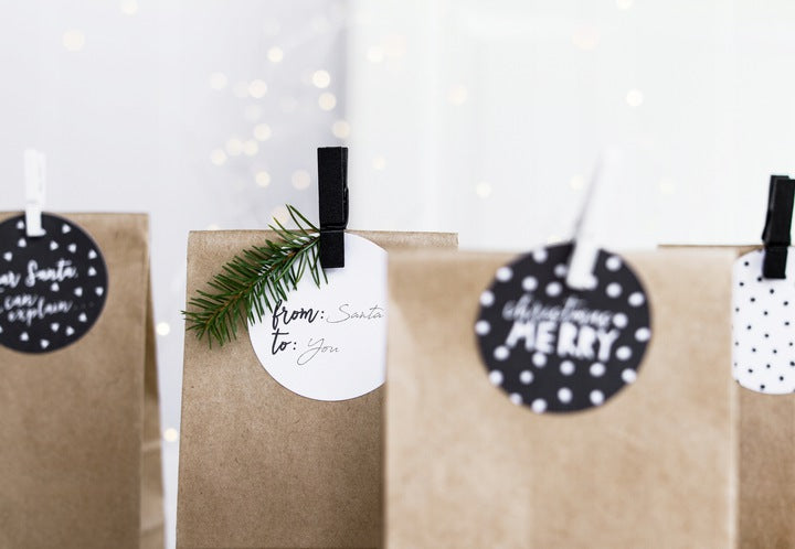 Schwarz-weiße Tischkarten für Geschenke, 12er-Set.