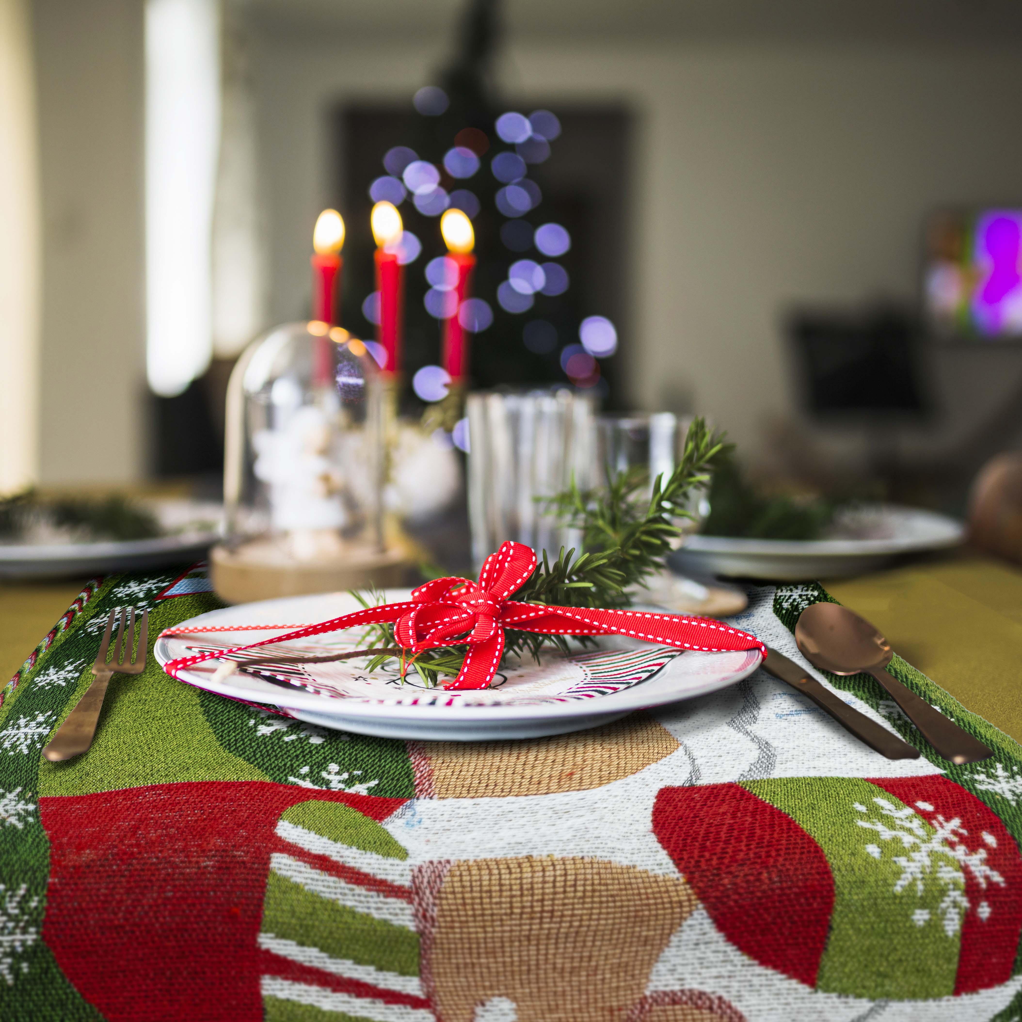 Weihnachtlicher Tischläufe 32x175 cm mit Weihnachtsmann-Motiv