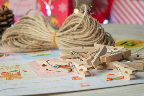 Adventskalendertüten mit Weinflaschen und Aufklebern 24 St.