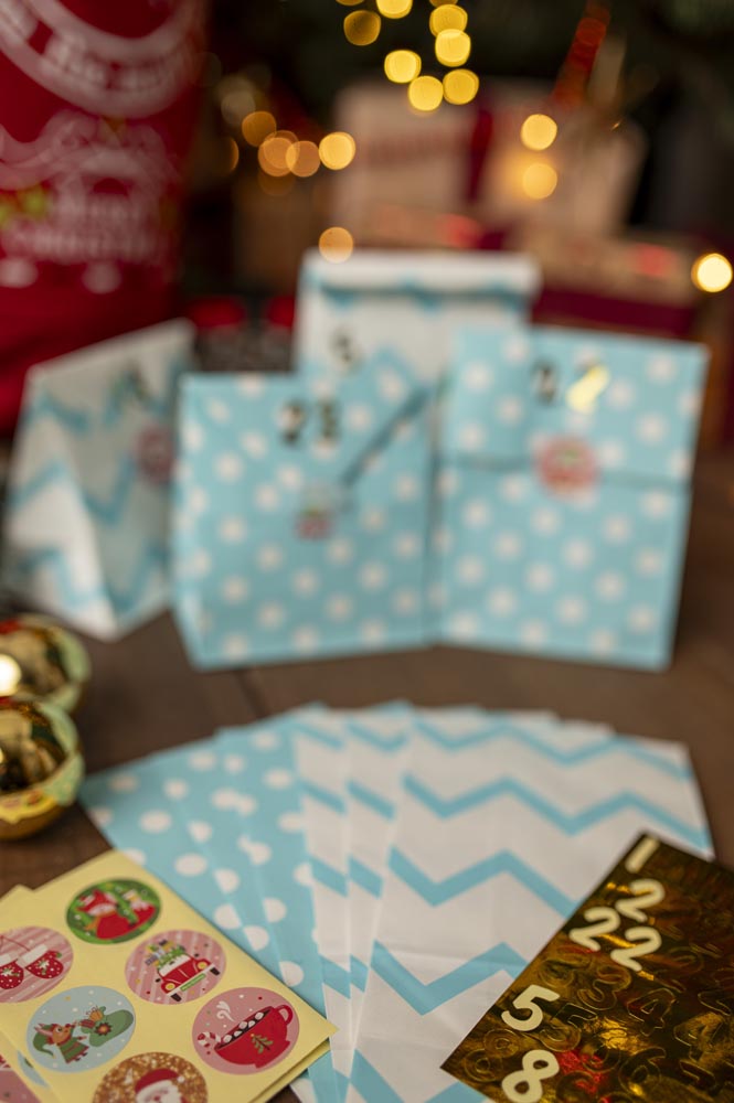 Adventskalender Blaue Tüten 24St.