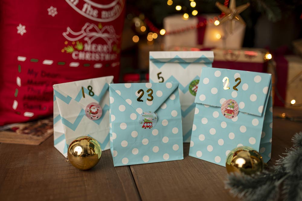 Adventskalender Blaue Tüten 24St.