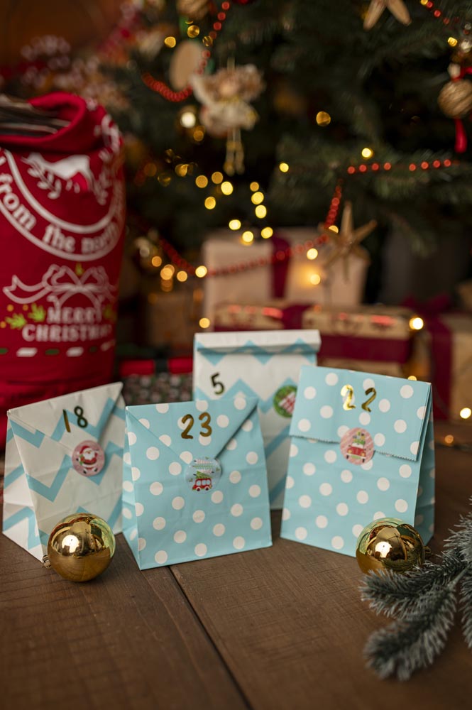 Adventskalender Blaue Tüten 24St.