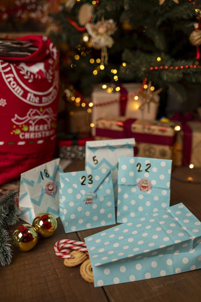 Adventskalender Blaue Tüten 24St.