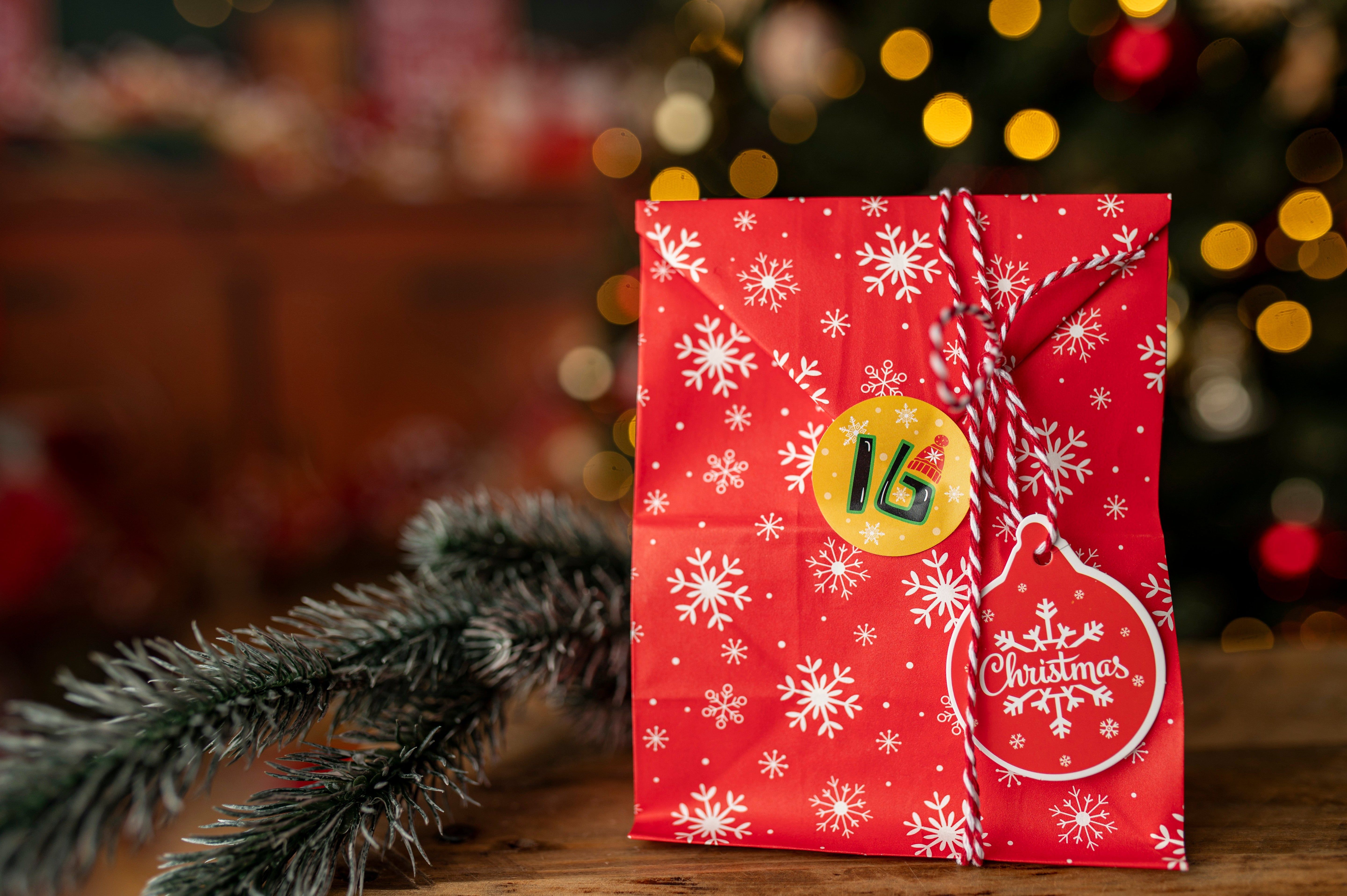 Adventskalender-Taschenset mit Zubehör