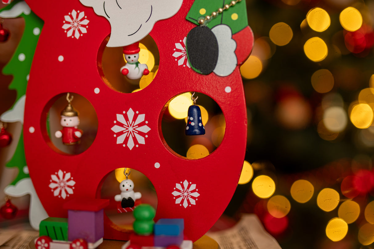 Weihnachtsmannfigur aus Holz