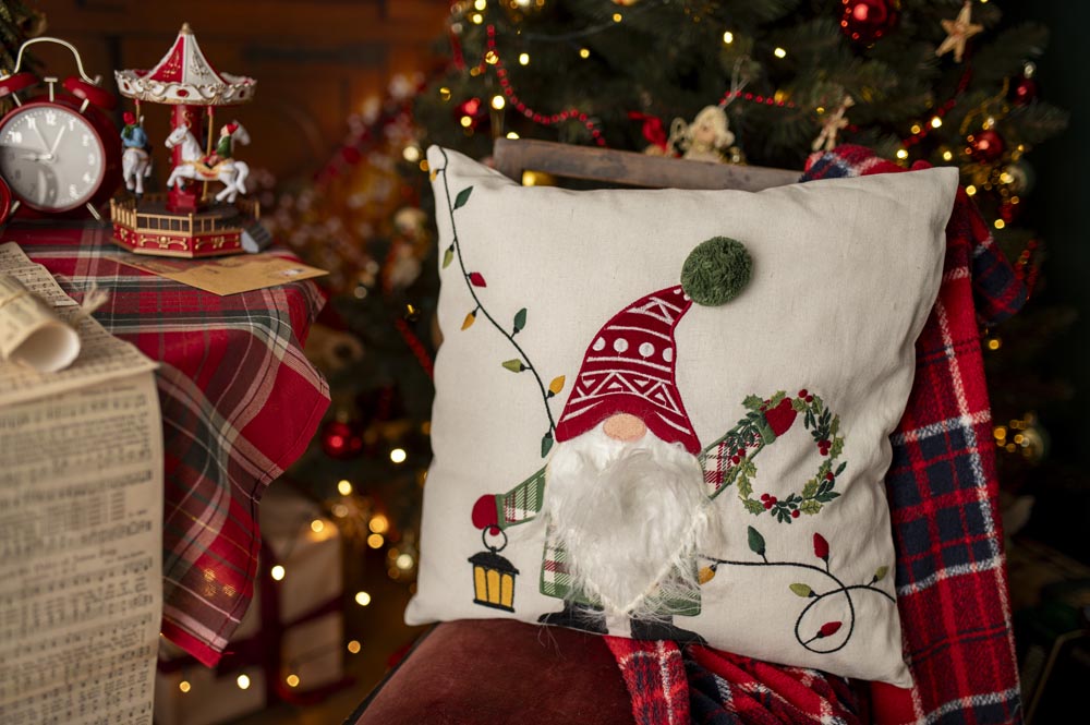 Plüsch-Koboldkissen 45x45cm