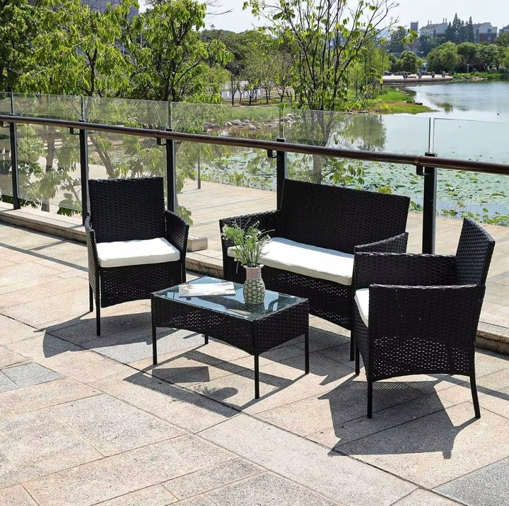 Gartenmöbel-Set aus Rattan für 4 Personen mit Tisch