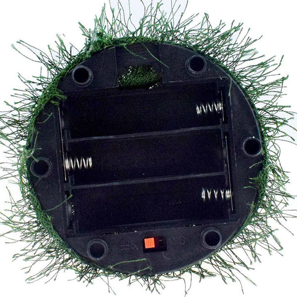 Singender und tanzender grüner Weihnachtsbaum mit Augen