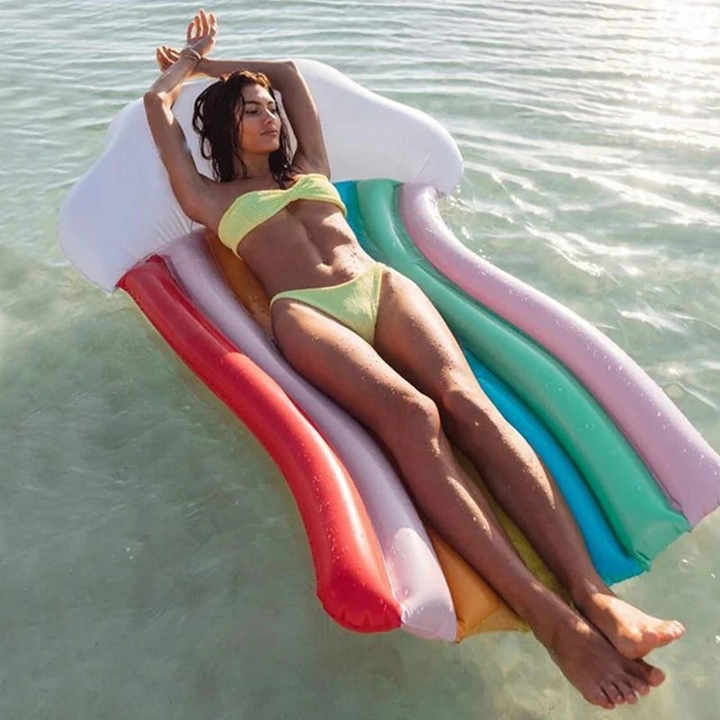 Bunter Luftmatratze „Regenbogen“ zum Schwimmen