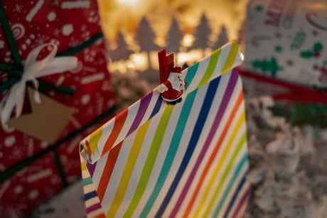 Weihnachtspapiertüte 16x8x27cm REGENBOGENSTREIFEN 5St