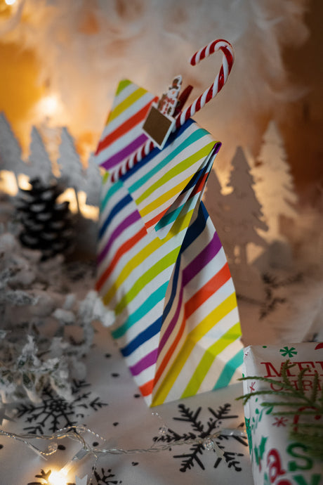 Weihnachtspapiertüte 16x8x27cm REGENBOGENSTREIFEN 5St