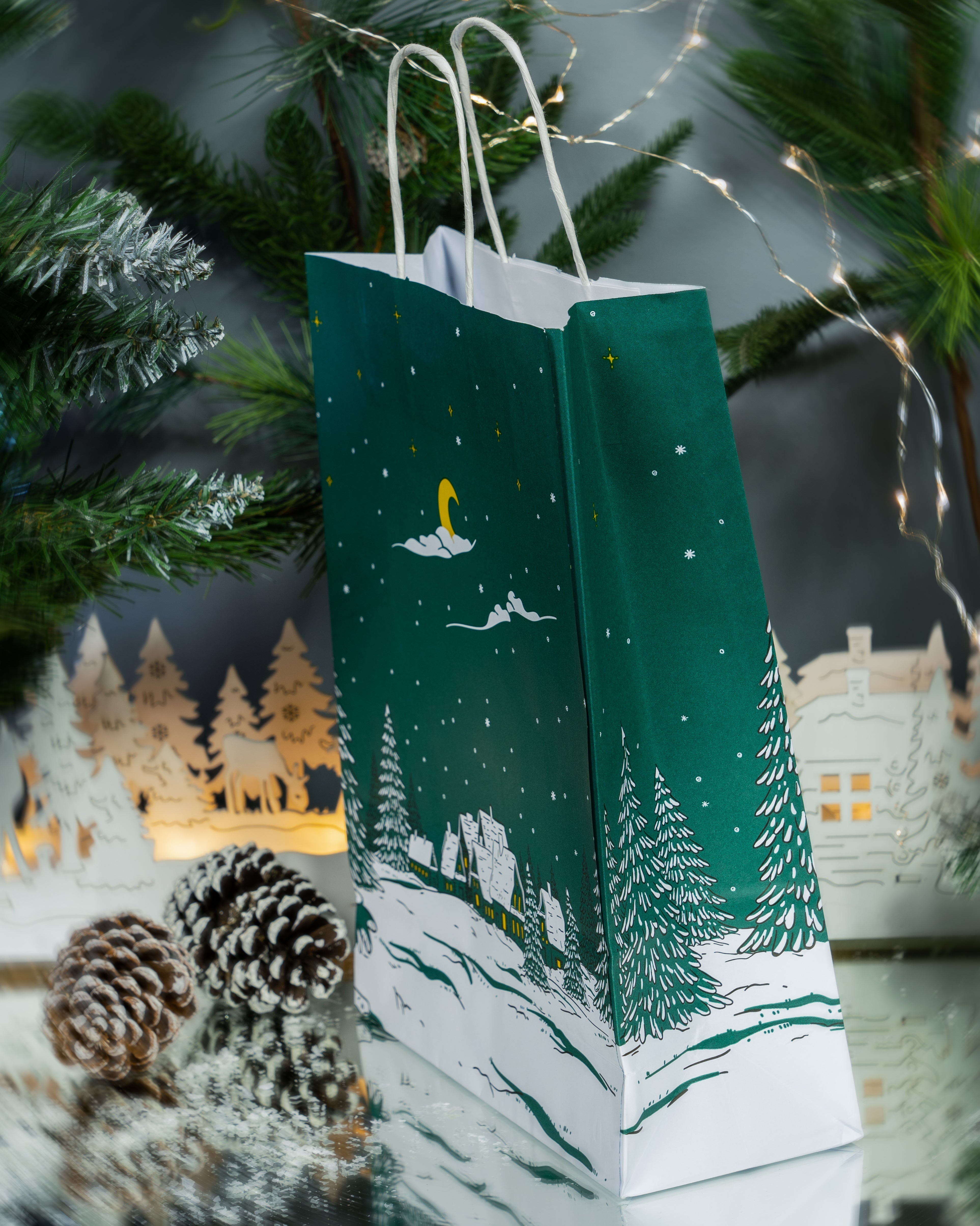 Weihnachtspapiertüte 240x100x320mm Grüner Weihnachtsbaum