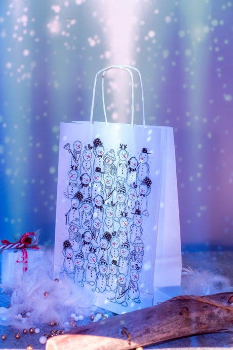 Weihnachtspapiertüte 240x100x320mm Schneemänner