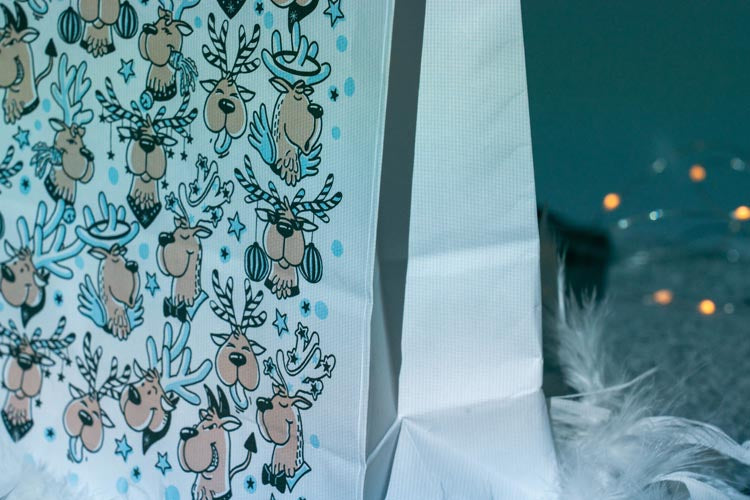 Weihnachtspapiertüte 240x100x320mm Rentier