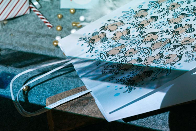 Weihnachtspapiertüte 240x100x320mm Rentier