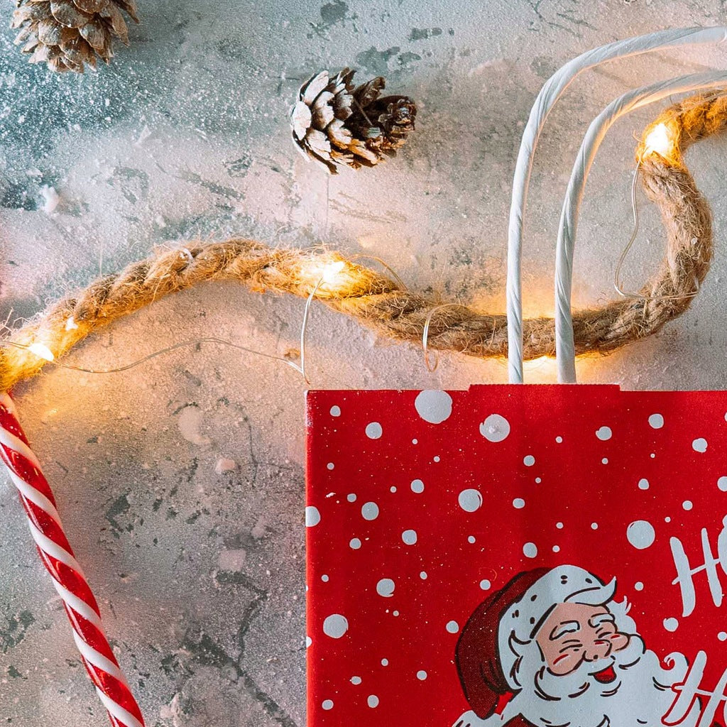 Weihnachtspapiertüte 180x80x220mm Roter Weihnachtself