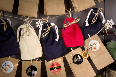 Adventskalender BAUMWOLLTASCHE + PAPIERTASCHE + WEIHNACHTSAUFKLEBER