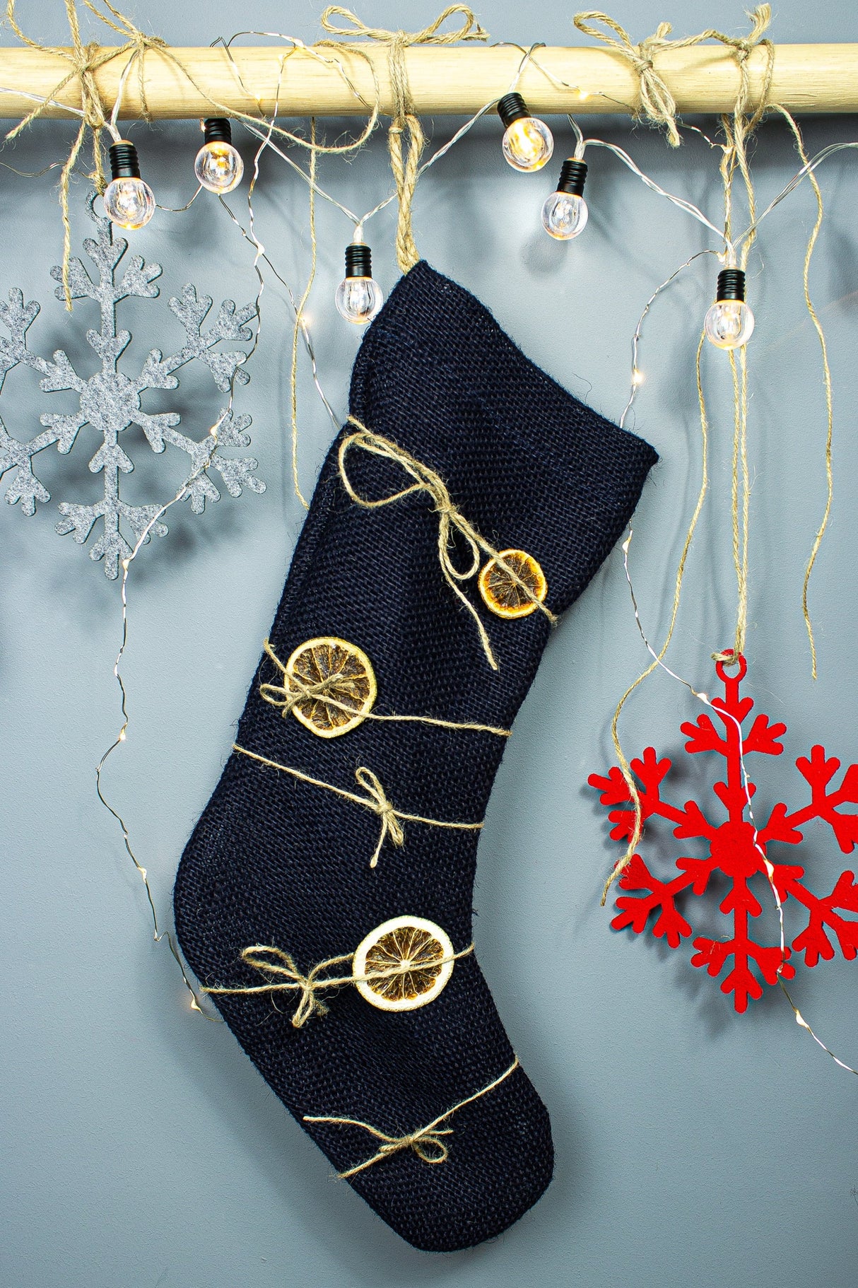 Marineblauer Weihnachtsstrumpf aus Jute, 45 x 27 cm