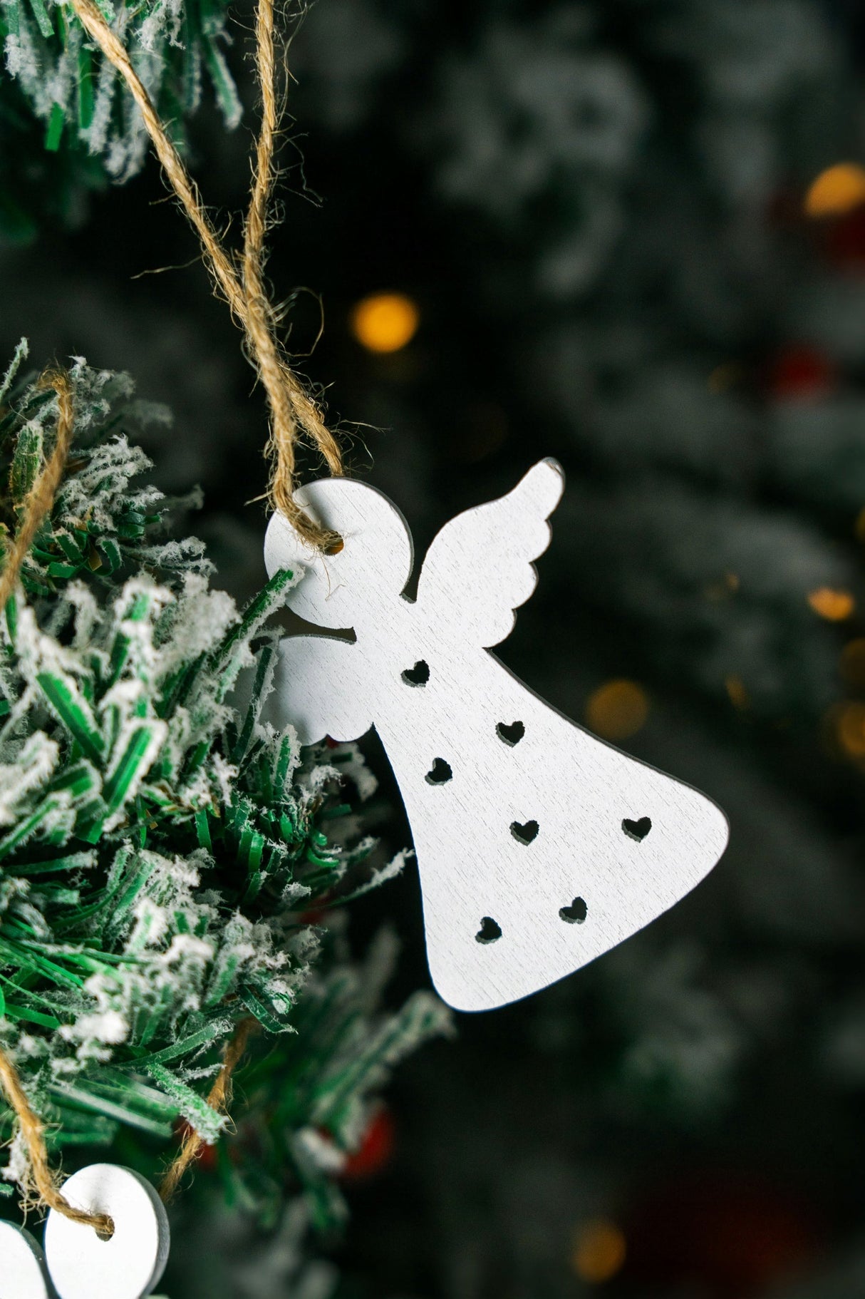 Weihnachtsanhänger aus Holz mit Engeln