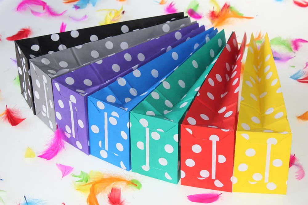 Papiertüten für Süßigkeiten 100x70x280mm (6 Stück) - HUG KISS LOVE