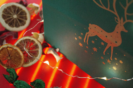18+8,5x23cm Goldenes Rentier Dunkelgrün Weihnachts Kraft Geschenktüten