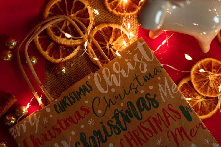 18+8x22,5cm Merry Christmas Weihnachts Kraft Geschenktüten Weihnachts Papiertüten mit Griffen - AllBags