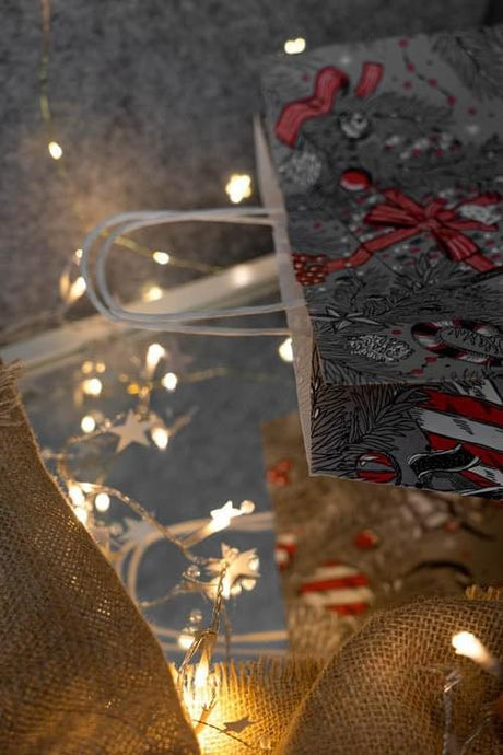 32+16x38cm Graue Tanne Weihnachts Papiertüten mit Griffen