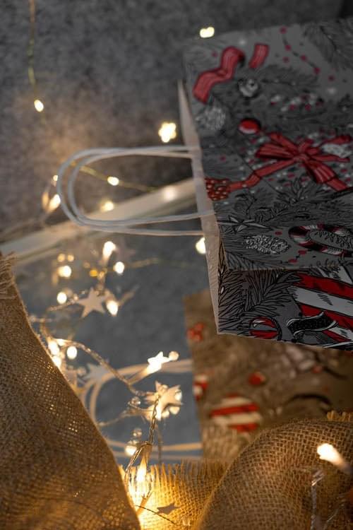 32+16x38cm Graue Tanne Weihnachts Papiertüten mit Griffen