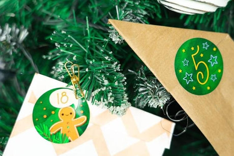 Adventskalender zum Befüllen von 24 Papiertüten und Aufklebern