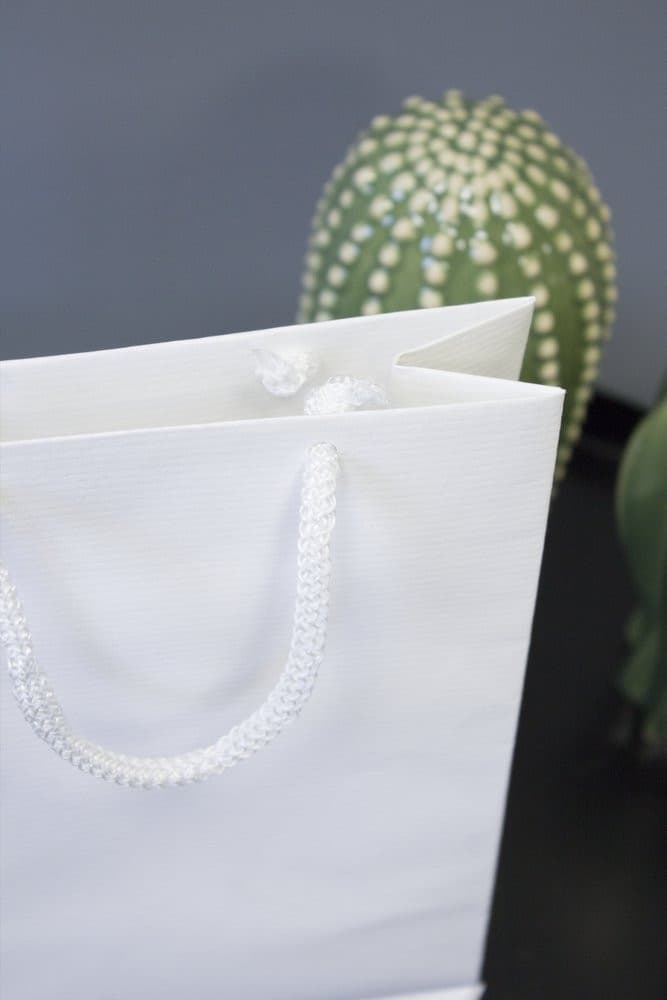 Papiertüte eco prestige 17+7x25cm Weiß - AllBags