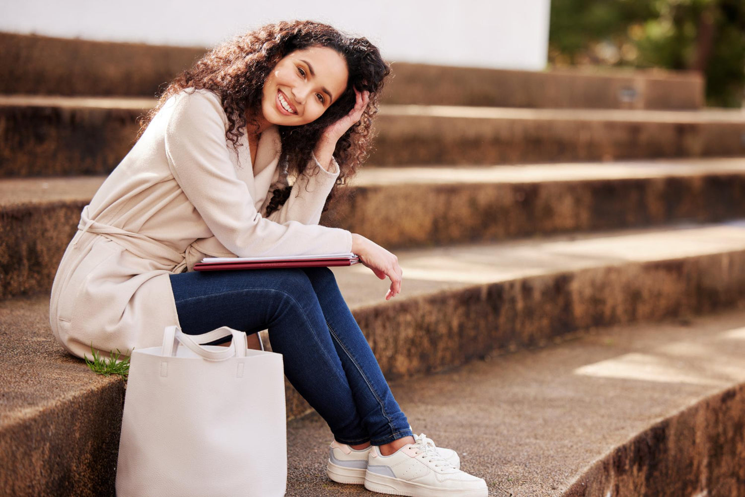 Ein praktisches Geschenk für Lehrer zum Ende des Schuljahres: Wählen Sie eine personalisierte Baumwolltasche.