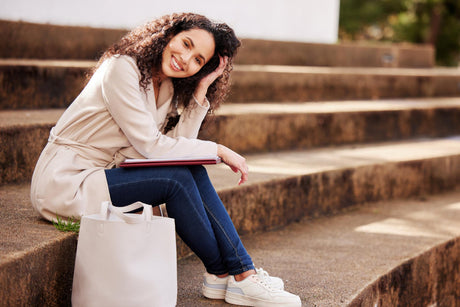 Ein praktisches Geschenk für Lehrer zum Ende des Schuljahres: Wählen Sie eine personalisierte Baumwolltasche.