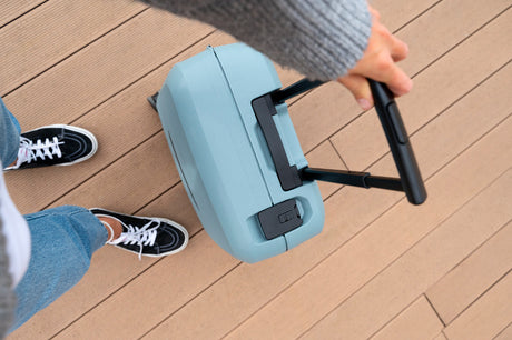 Wie packt man für eine Woche im Handgepäck? Clevere Tricks und die perfekte Tasche für Wizzair/Ryanair.