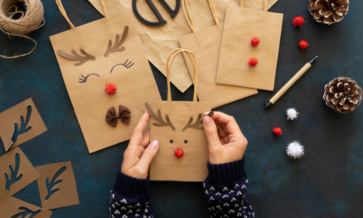 Wie verwendet man Weihnachtspapiertüten? Hör zu!