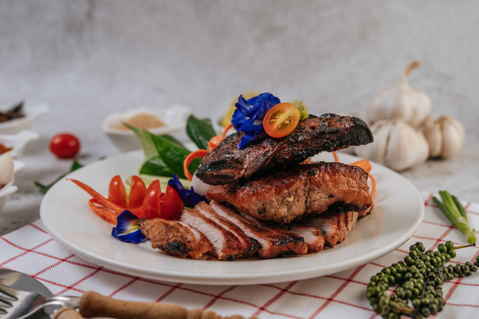 Perfektes Fleisch für den Grill – welche Marinade für den Schweinenacken?