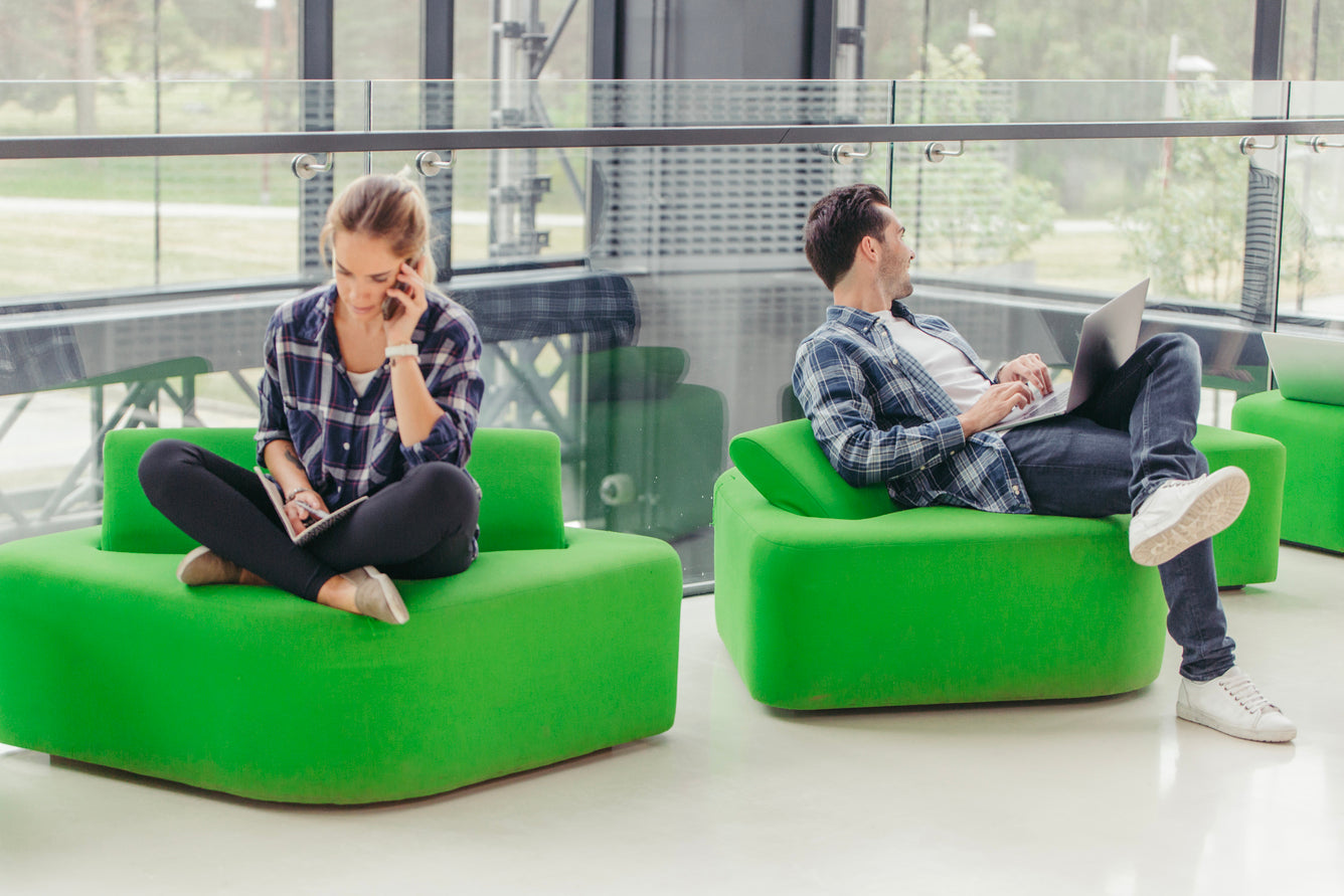 Wie richtet man ein Büro ein? Interessante Angebote für Mitarbeiter und Kunden