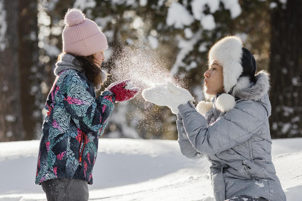 Wie macht man Kunstschnee mit einem Spray? Schneespaß für jedermann!