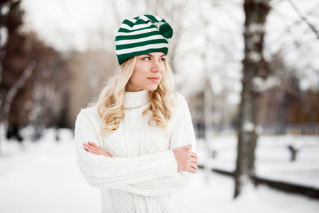 Gestreifte Winterweihnachtsmütze