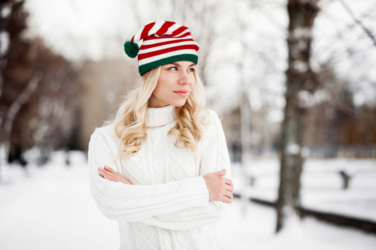 Wintermütze mit Weihnachtsstreifen Rot