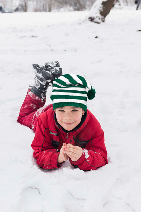 Wintermütze mit Weihnachtsstreifen Grün