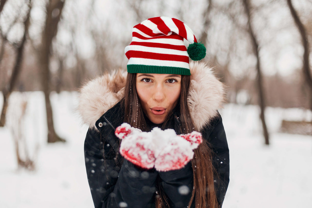 Wintermütze mit Weihnachtsstreifen Rot