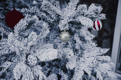 Schneebedeckter Weihnachtsbaum Künstlich 180 cm Dicht